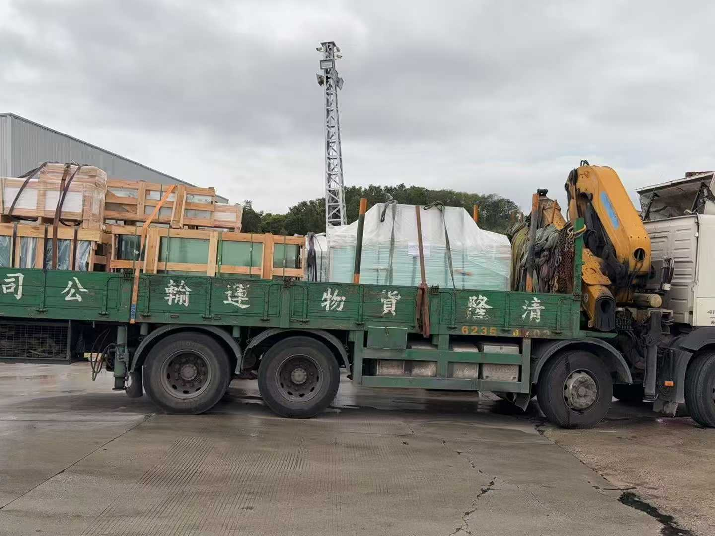 玻璃幕墙跨境运输至香港北區，高效安全日复